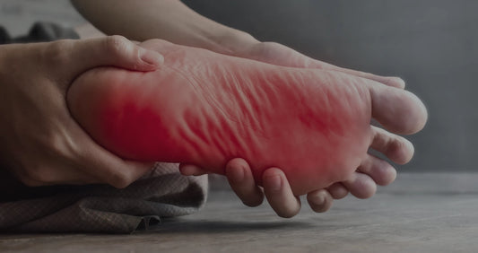 Las 4 Causas Más Comunes del Dolor en los Pies ¡Alívialo! Image